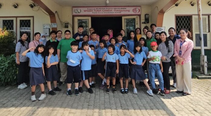 Siswa Kristen Sekolah Tunas Global Depok 1