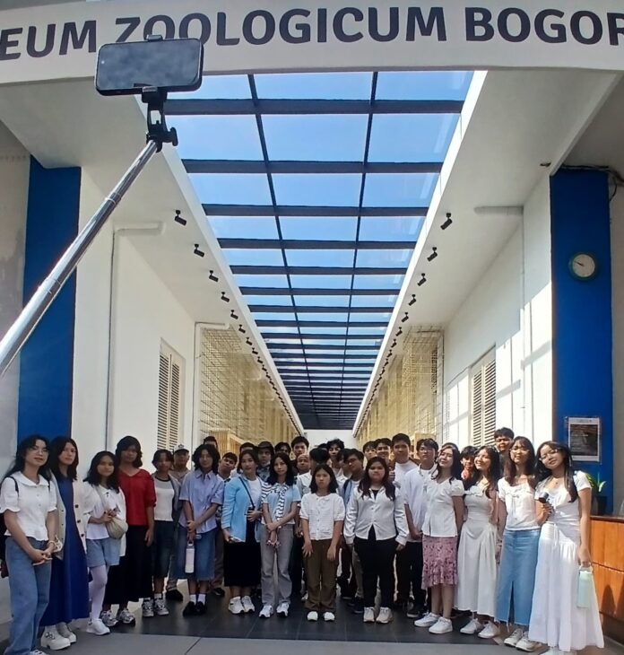 SMP NP Tunas Global ke museum zoologi