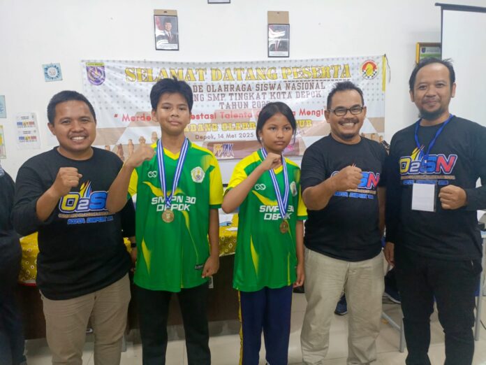 SMPN 30 Depok juara catur