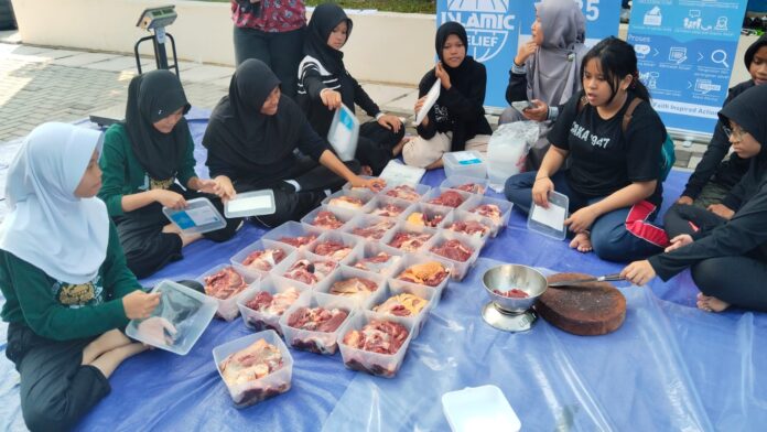 SMPN 34 Depok potong hewan kurban 1