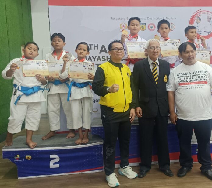Juara Karate SDN RRI Cisalak 1