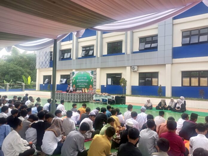 Maulid Nabi di SMPN 34 Depok 3