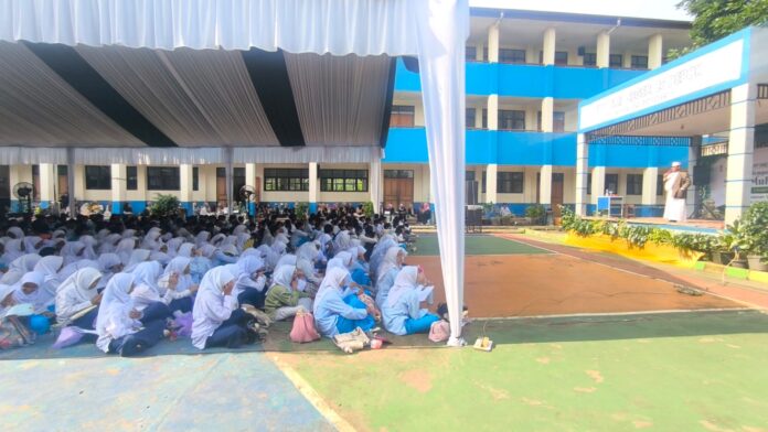 SMPN 26 Depok maulid nabi dan ulang tahun 2
