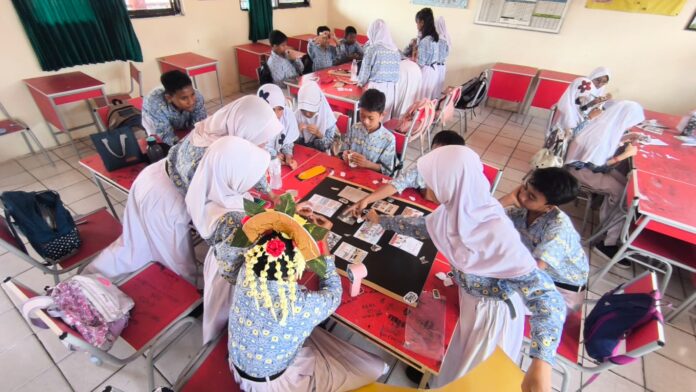 SDN Mekarjaya 12 gelar bulan bahasa 1