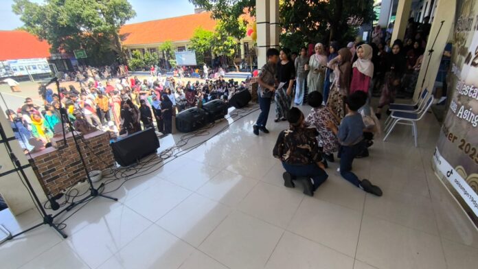 SMPN 19 Depok bulan bahasa 3