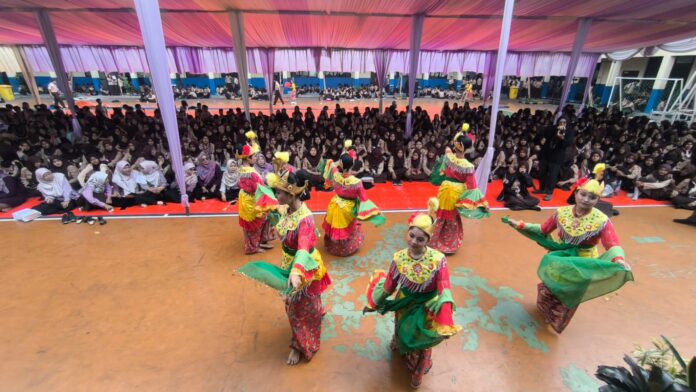 SMPN 9 Depok pentas seni bulan bahasa 1