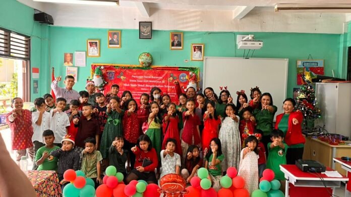 Peringatan Natal di SDN Mekarjaya 31 a