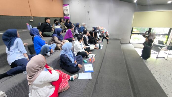 Pelatihan guru di KB-TK Tunas Global Depok 2