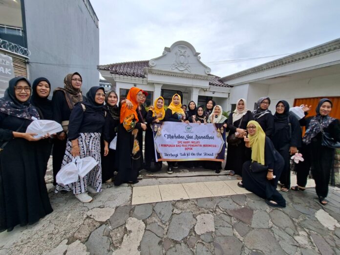 Harpi Melati Kota Depok berbagi takjil 1