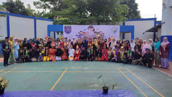 Hari Kartini di SMPN 30 Depok 3