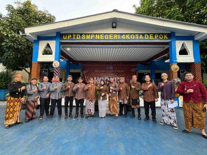 Hari Kartini di SMPN 4 Depok 3