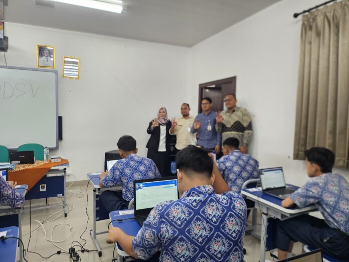 Kemendikdasmen ke SMPN 30 Depok tinjau TKA