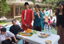 Ketrampilan Hidup hingga Sambal Kekinian: SMP Tunas Global Rayakan Kartini Suasana di Dapur Perayaan hari Kartini di SMP NP Tunas Global Depok 2