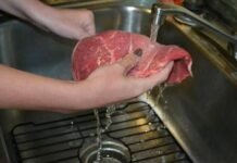 Jangan Asal Cuci, Ini Cara Tepat Membersihkan Daging Kurban agar Tetap Higienis dan Tidak Bau