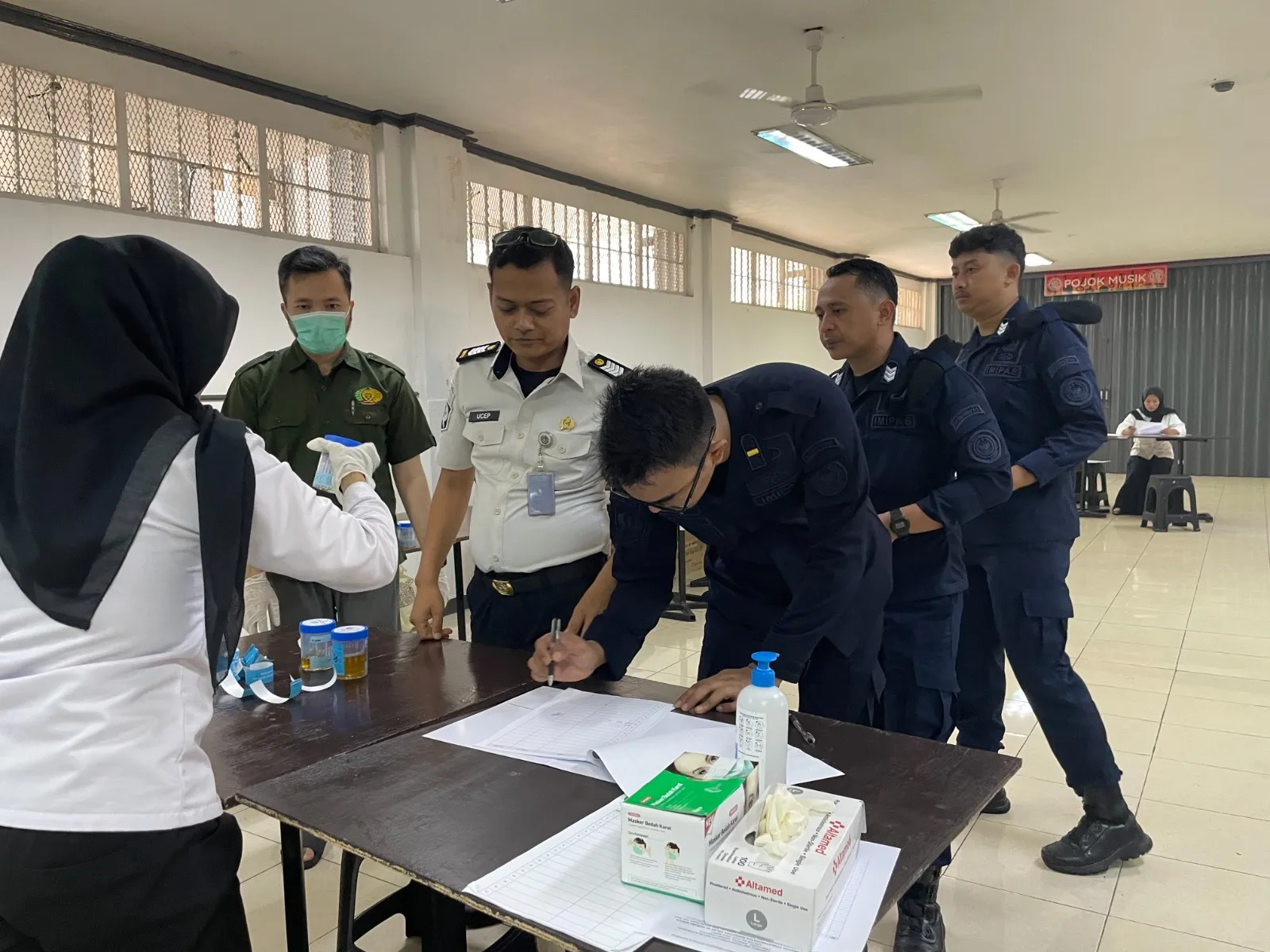 Lapas Gunung Sindur Razia Gabungan dan Tes Urine, Tegaskan Komitmen Zero Halinar