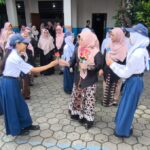 Tiga Tahun Pimpin SMPN 20 Depok, Tuti Alawiyah Pensiun Dini
