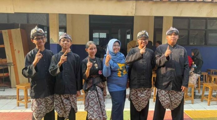 Lima Prestasi dari SMPN 1 Depok: Siap Harumkan Nama Kota di Provinsi Jawa Barat Prestasi SMPN 1 Depok di FLS3N 3