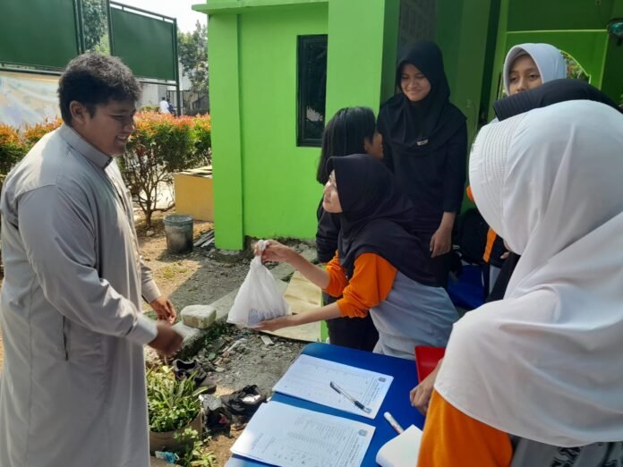 SMPN 23 Depok potong hewan kurban 2