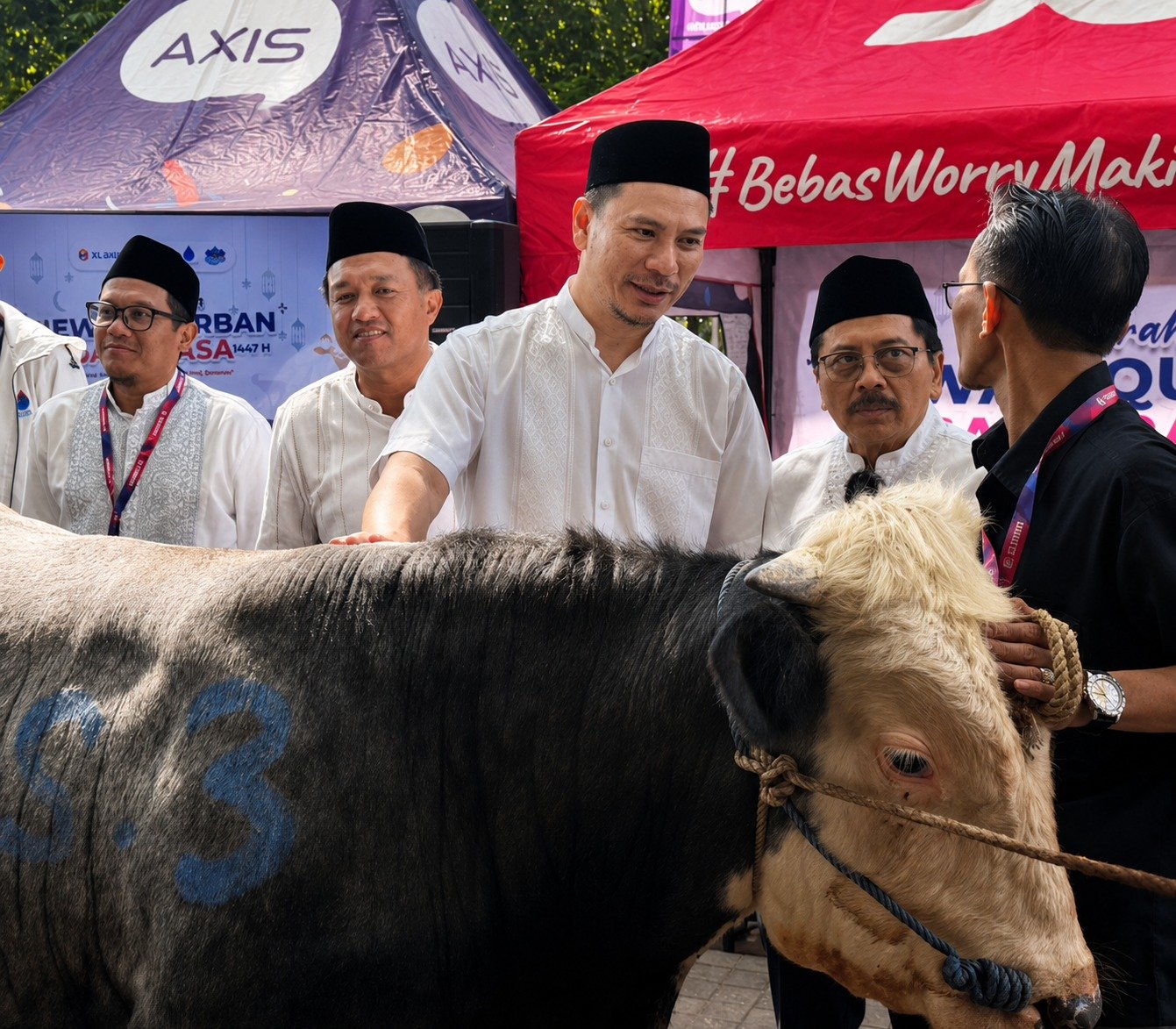 XLSMART Gelar Program “Qurban Satu Rasa”, Salurkan Hewan Qurban ke 27 Kota di Indonesia