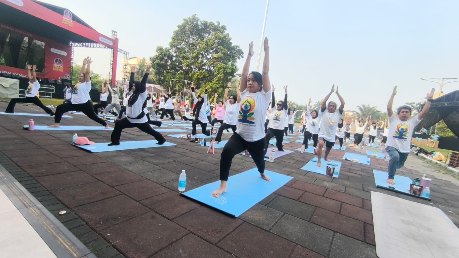 International Day of Yoga 2026 : 100 Orang Kumpul di Alun-alun Kota Depok, Dihadiri Duta Besar India
