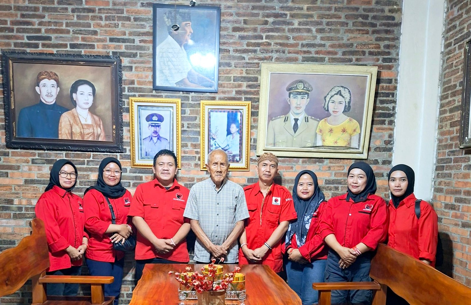 Kader PDI Perjuangan Depok Mengetuk Pintu Sejarah di Limo: Sowan ke Eks Ajudan Bung Karno
