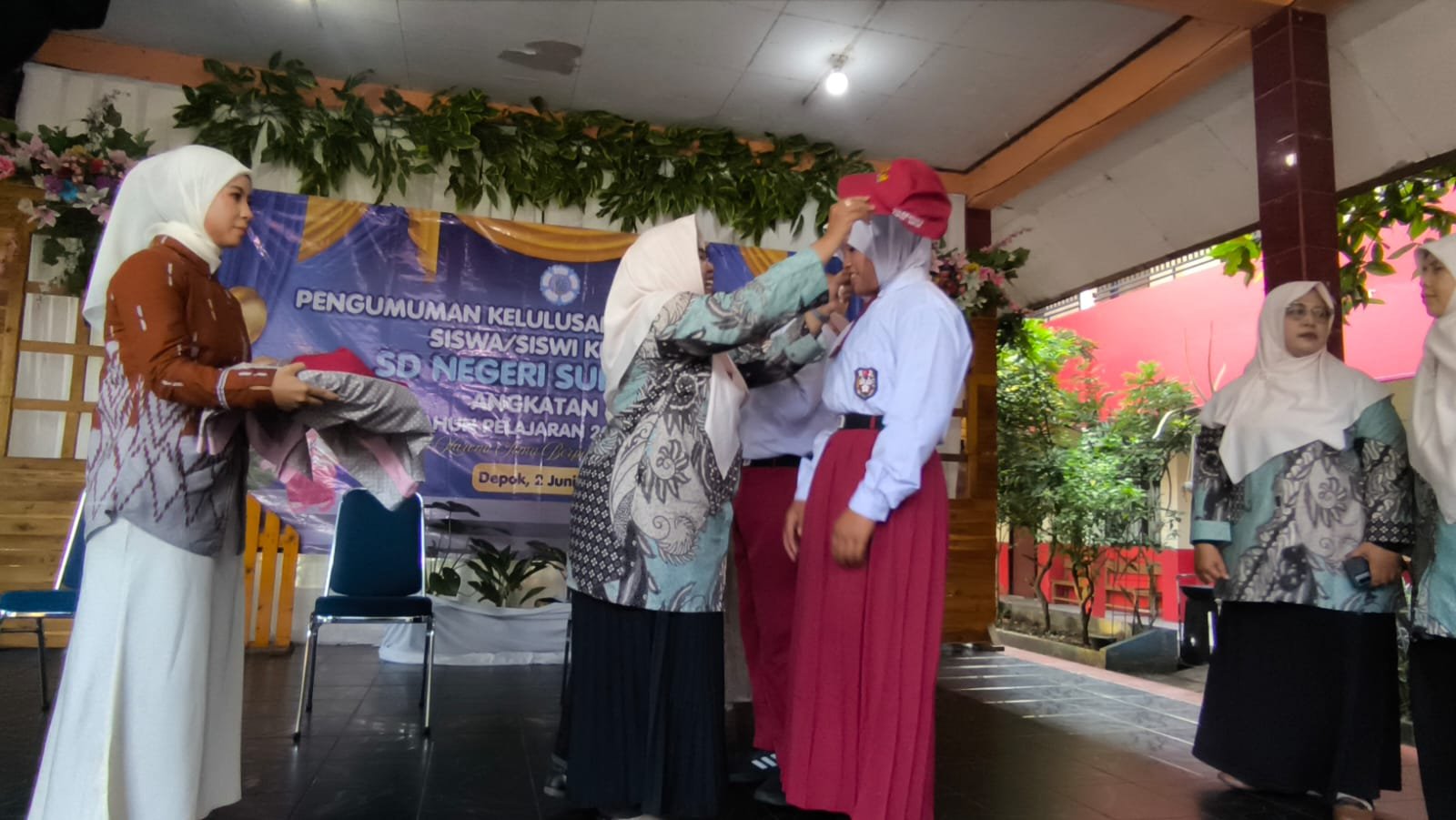 119 Siswa Kelas VI SDN Sukatani 4 Angkatan ke-32 Dilepas dengan Kirab Lengser SDN Sukatani 4 pelepasan siswa 1