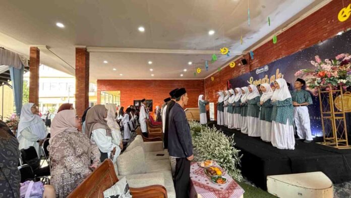 SMP Islam Modern Al Fakhir adakan bazzar 5