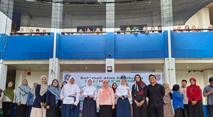 Bukan Angkatan Biasa: SMPN 23 Depok Luluskan 100% Siswa “9th Wave” SMPN 23 Depok pelepasan siswa 1