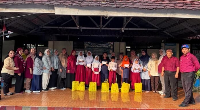 Santunan 10 Muharram di SDN Mekarjaya 12, Wujud Kepedulian dan Penguatan Karakter Siswa Santunan SDN Mekarjaya 12 b