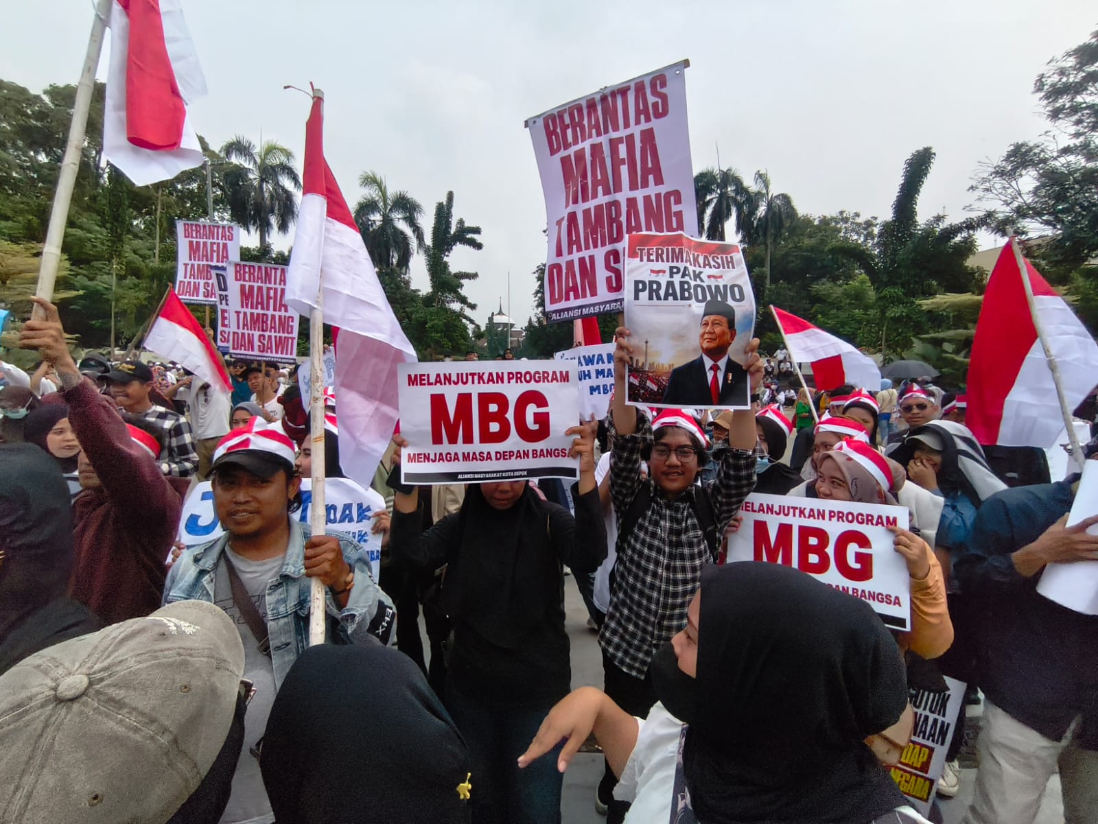 Ribuan Warga Depok Dukungan Kebijakan Pro-Rakyat Presiden Prabowo, Salah Satunya MBG