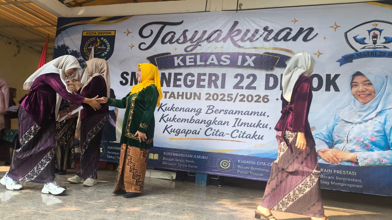 Tasyakuran Kelulusan 454 Siswa SMPN 22 Depok : Kesuksesan Bukan Akhir Segalanya tasyakuran SMPN 22 Depok 1