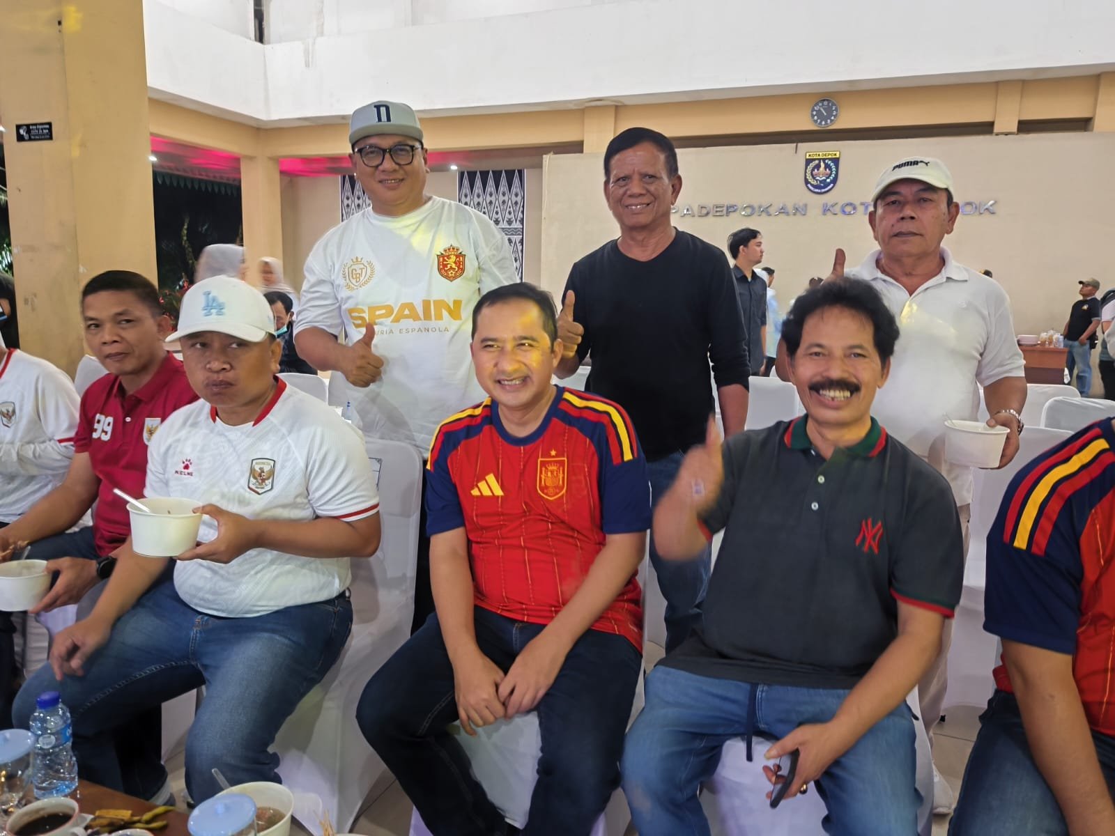 Ribuan Warga Padati Nobar Final Piala Dunia 2026 di Alun-alun Depok, Tokoh Masyarakat dan Pj Ketua Kadin Beri Apresiasi