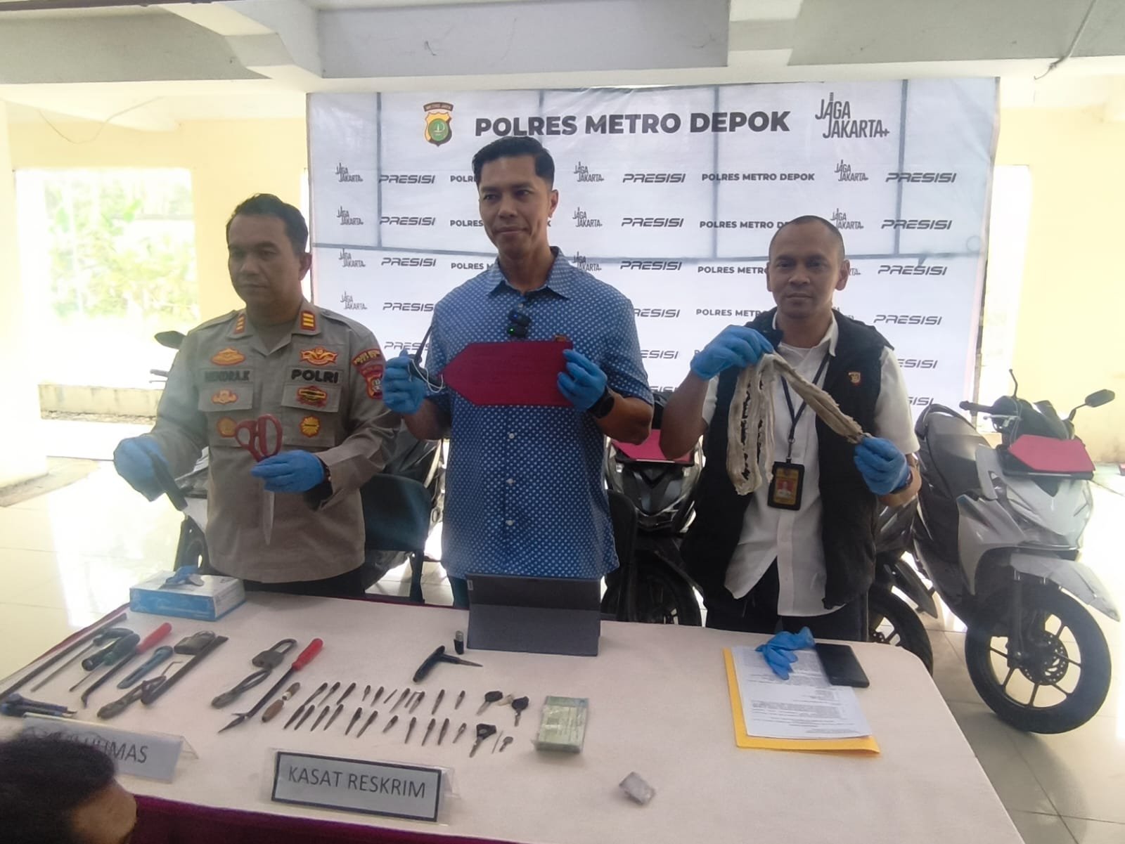 Komplotan Curanmor Depok Bermodal Jimat Tali Pocong Tetap Keok Diciduk Polisi