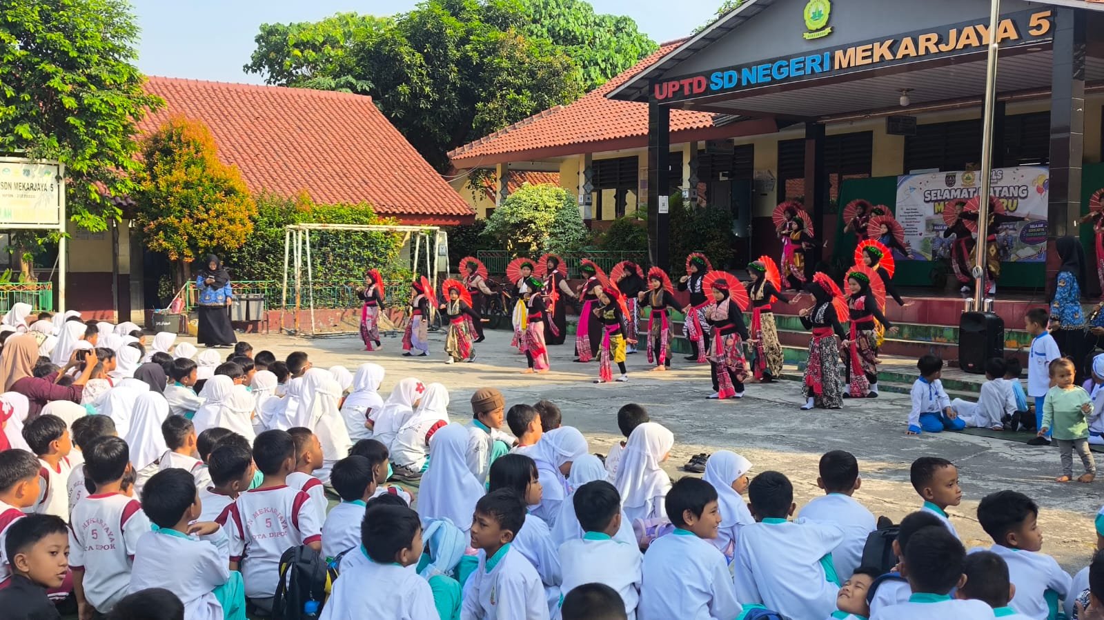 Demo Ekskul Murid SDN Mekarjaya 5 Meriahkan Puncak MPLS MPLS di SDN Mekarjaya 5 e