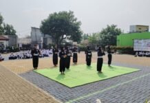 Demo Ekstrakurikuler Jadi Puncak MPLS di SMPN 23 Depok, Murid Baru Dikenalkan Beragam Kegiatan Non-Akademik Penampilan ekskul SMPN 23 Depok di MPLS 1