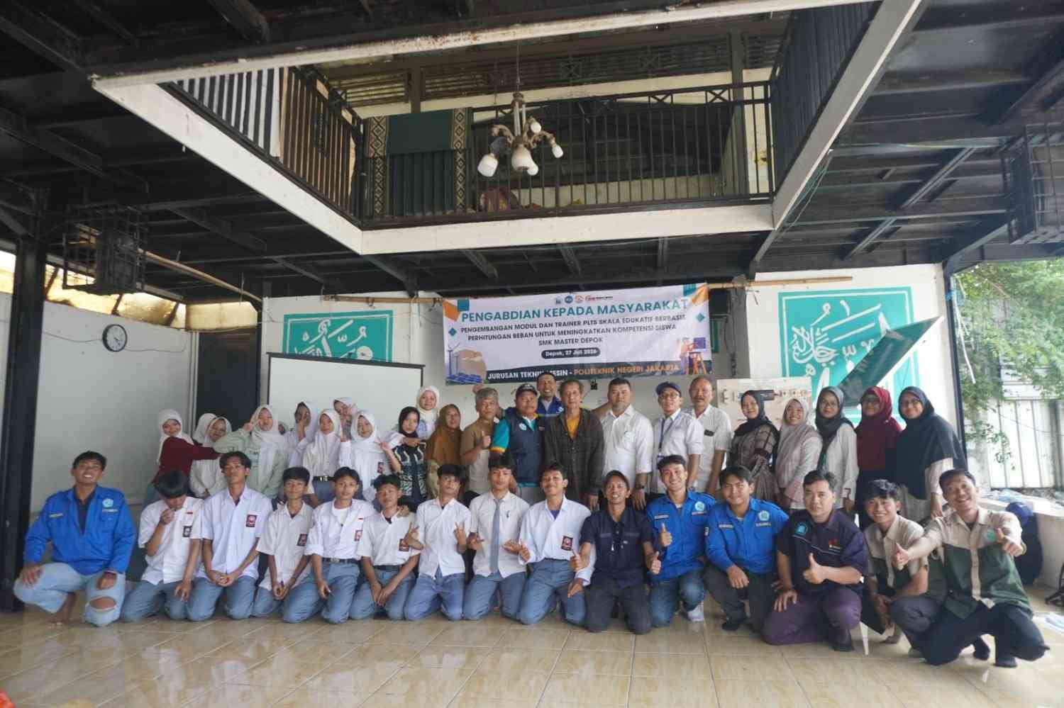 Program Studi Sarjana Terapan Teknologi Rekayasa Pembangkit Energi PNJ Kembangkan Modul Pembelajaran PLTS bagi Siswa SMK Master Depok Pengemas pasca sarjana PNJ 2