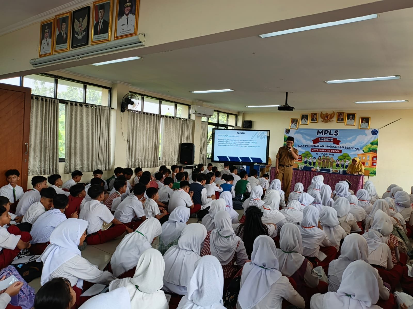 SMPN 26 Depok Gelar MPLS Ramah, 360 Siswa Baru Dikenalkan Visi Sekolah hingga Mitigasi Bencana SMPN 26 Depok kegiatan MPLS 2