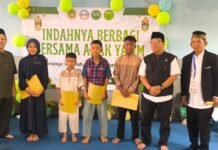 Santuni 130 Anak Yatim, Bukti Nyata Sinergi Penjaga Sekolah di Sukmajaya Santunan anak yatim dari penjaga sekolah 2