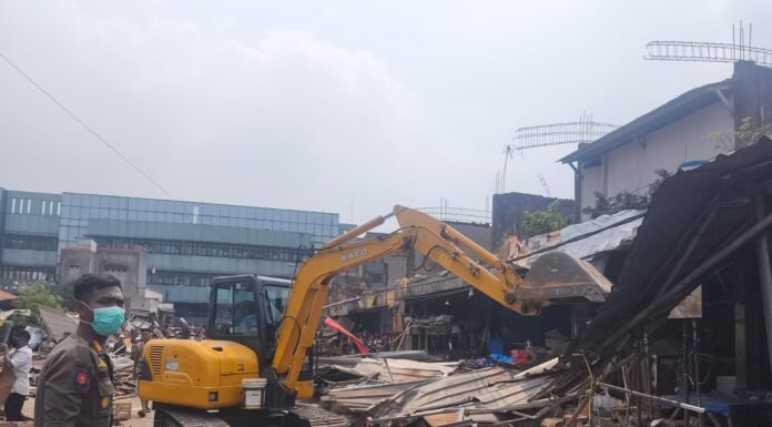 350 Kios Sekitaran Pasar Cisalak Depok Ditertibkan
