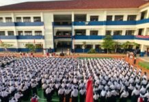 Tiga Tahun Berjaya, Paskibra SMPN 13 Depok Kibarkan Merah Putih di HUT ke-81 RI Paskibra SMPN 13 Depok 2