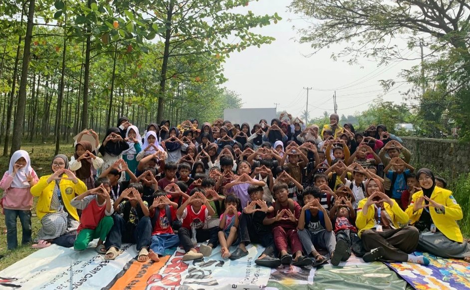 Pohon Mimpi Mahasiswa UI Bangkitkan Semangat Belajar Anak Tegalmaja