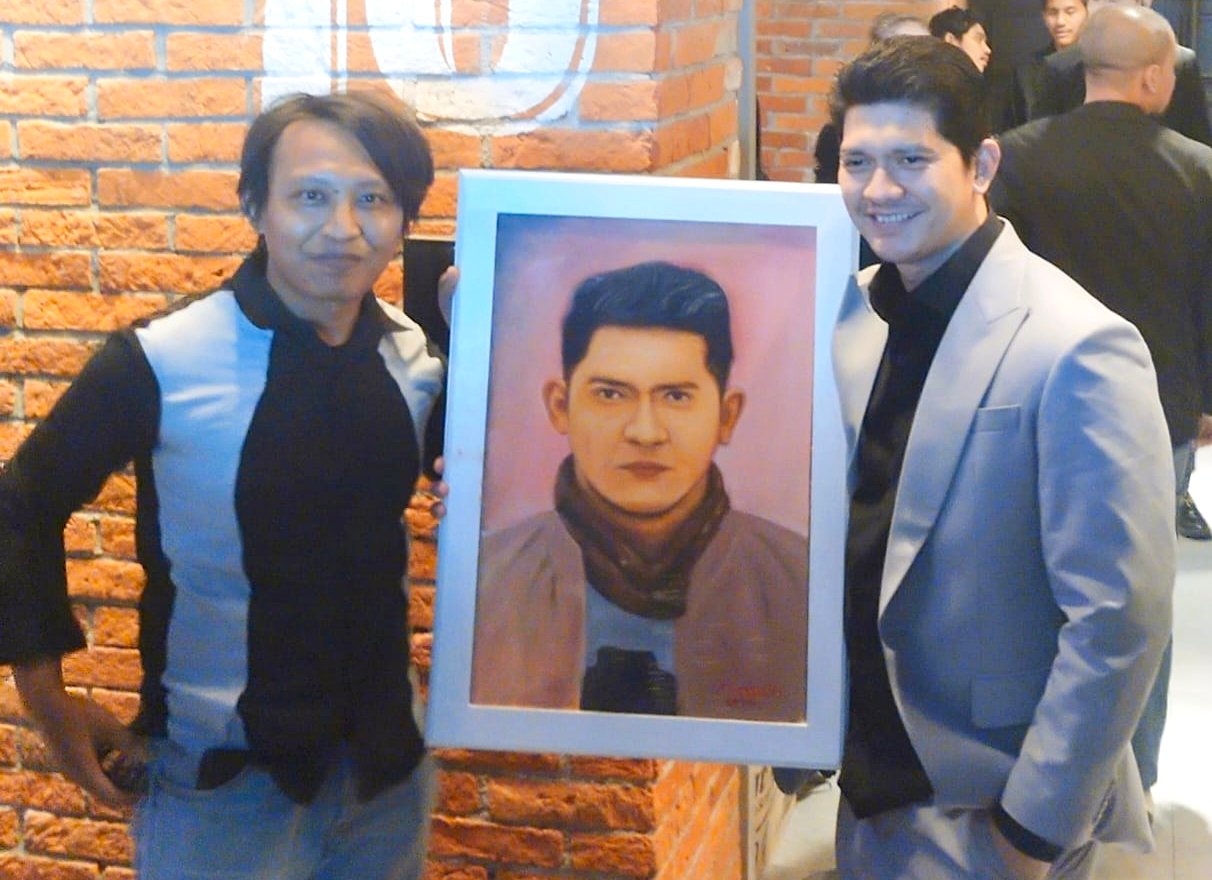 Kisah Syamsudin, Pelukis Asal Tegal yang Karyanya Memikat Hati Para Artis