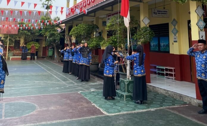 upacara kemerdekaan SDN Sukamaju 2 c