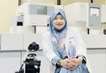 Abu Vulkanik Anak Krakatau Guyur Depok, Dokter Ingatkan Risiko Iritasi Mata dan Paru