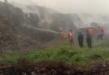 Bupati Bogor Pantau Langsung Pemadaman Kebakaran di TPA Galuga