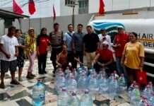 Imam Turidi Bantu Salurkan Air Bersih untuk Warga Kemirimuka Depok