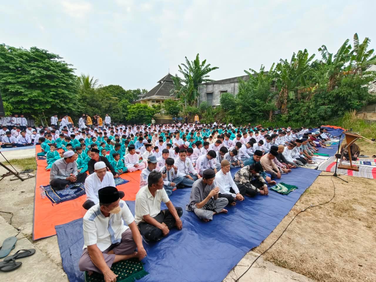 Muhammadiyah Sawangan Gelar Sholat Istisqa, Ribuan Jamaah Padati Pondok Pesantren Bening Hati Muhammadiyah salat bersama 3
