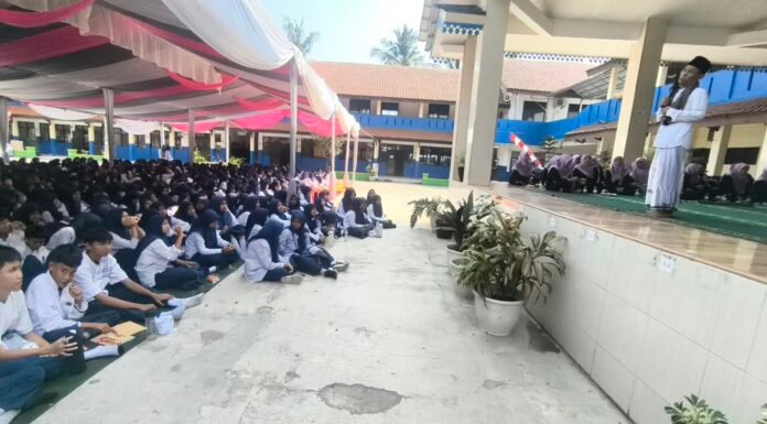 SMPN 14 Depok Perkuat Karakter Siswa dengan Tanamkan Akhlak Rasulullah SAW SMPN 14 Depok mengadakan maulid nabi 2