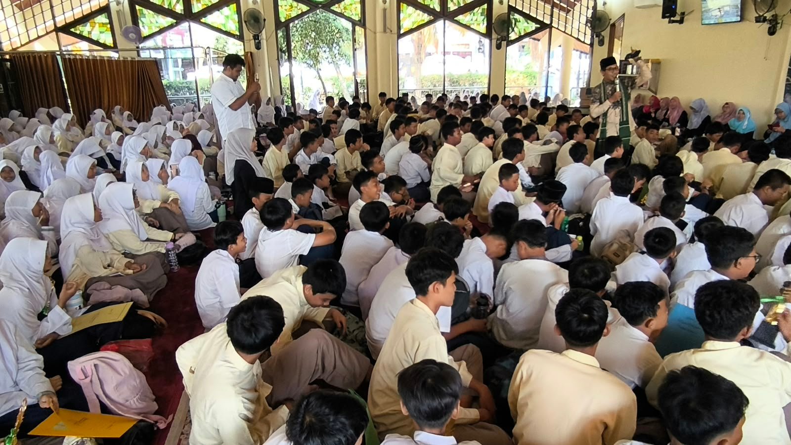 SMPN 22 Depok Memupuk Karakter Generasi Muda Lewat Keteladanan Rasulullah SAW SMPN 22 Depok adakan maulid nabi 1