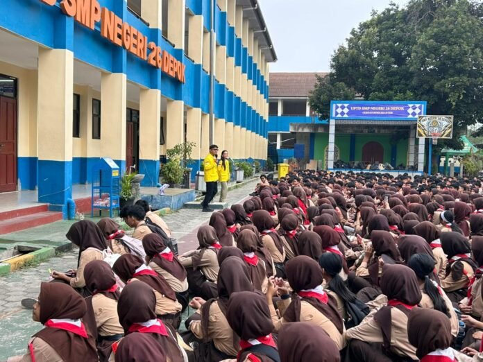 SMPN 26 Depok dengan komite dan alumni 2